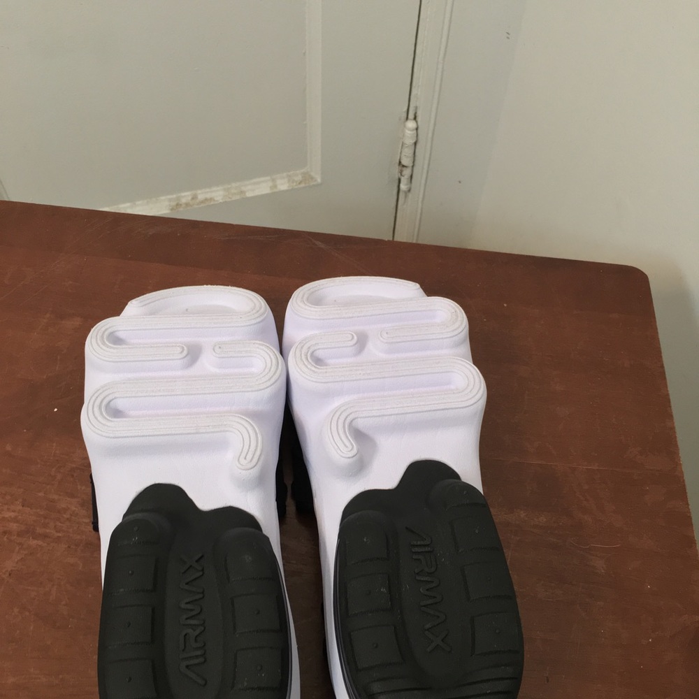 Nike Women’s Air Max Koko Black/White Sandal brand new without box size US10 - Picture 2 of 9